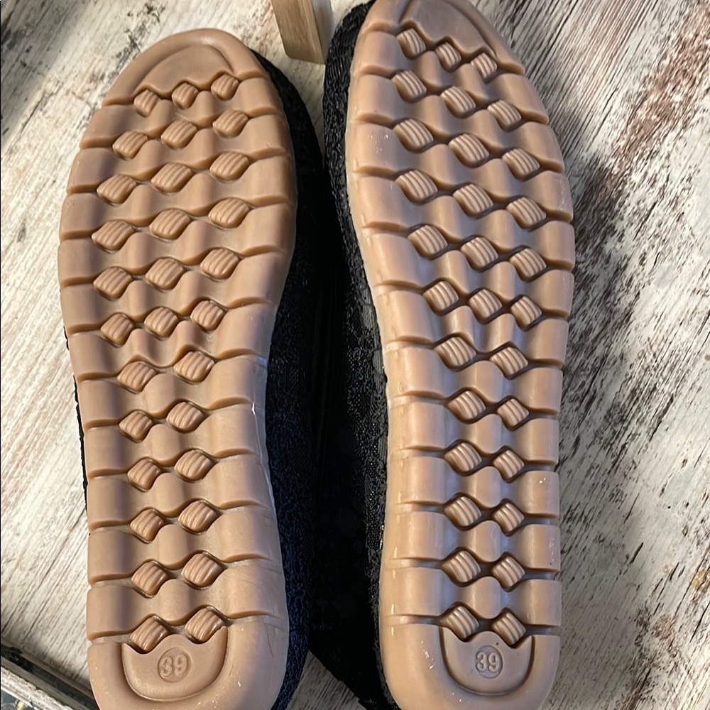 Black Textured Flats with Rounded Toe - Picture 5 of 10